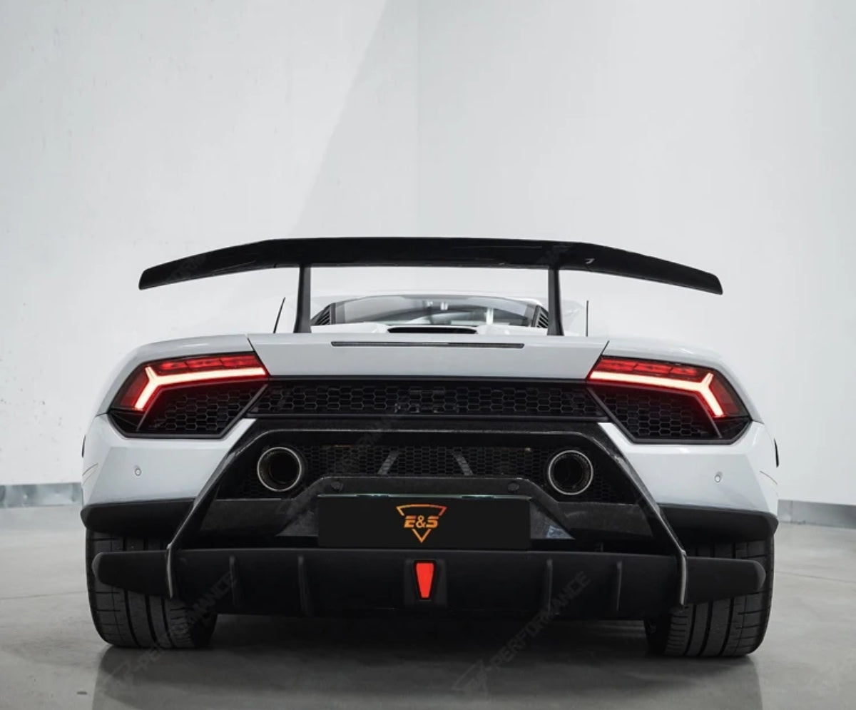 Half Carbon P Style Body Kit for Lamborghini Huracan 610 Body Kit with Front Bumper Rear Bumper Rear Hood Exhaust